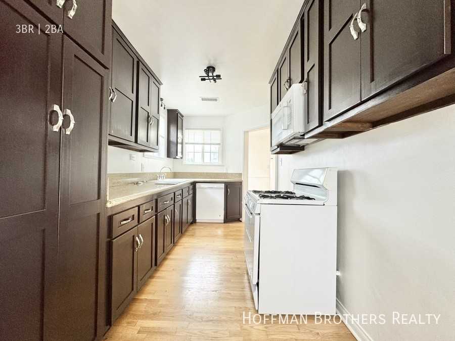 1450 South Wooster Street - Photo 3 of 14