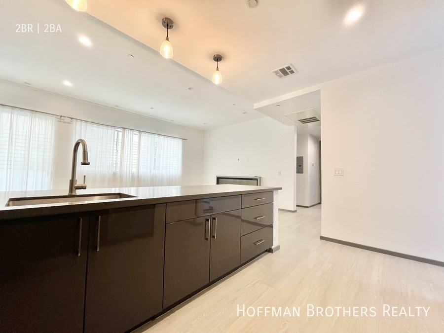 1065 S Wooster St #102 - Photo 5 of 17