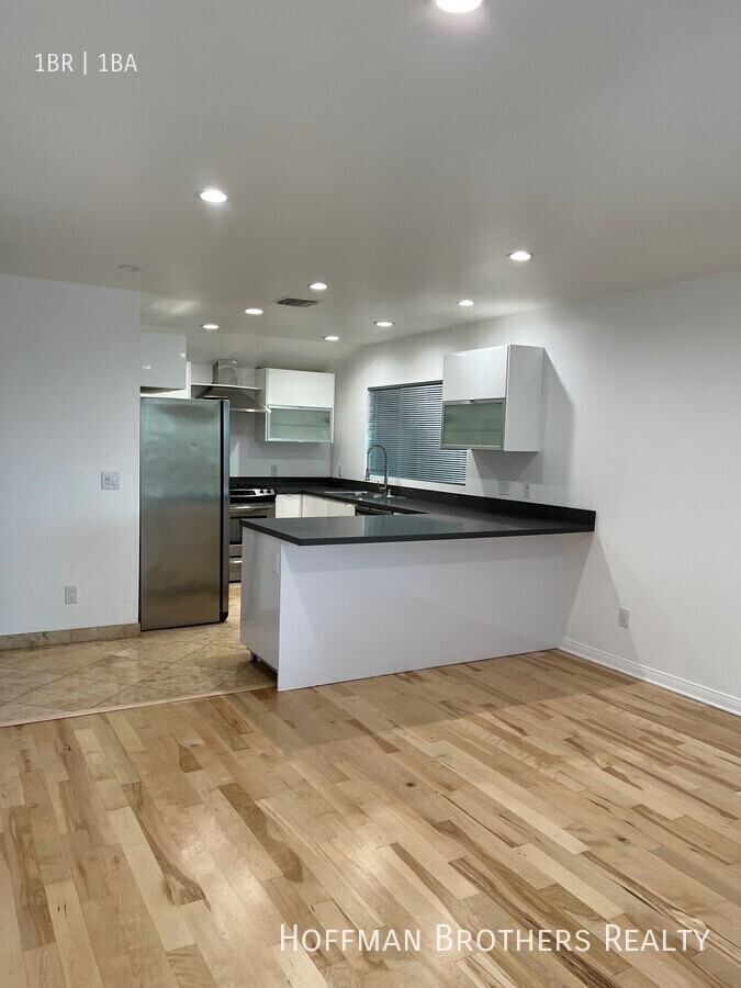 1146 North Clark Street #1 - Photo 2 of 20