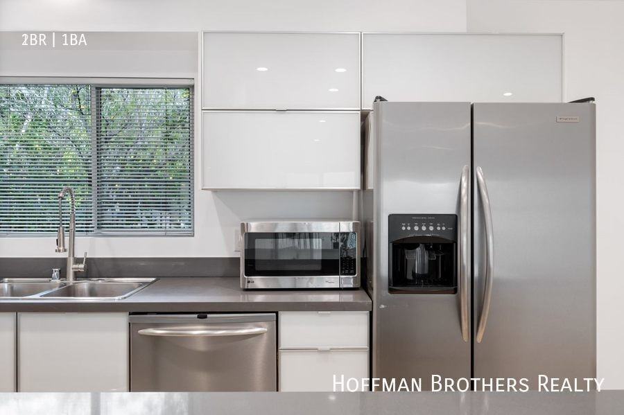 1146 North Clark Street #1 - Photo 5 of 20