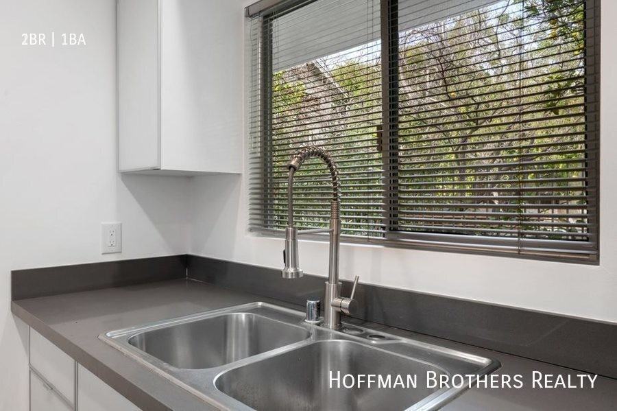 1146 North Clark Street #1 - Photo 6 of 20