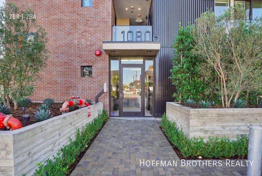 10806 Blix Street #401 - Photo 7 of 12