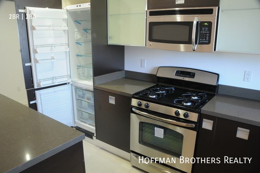 1418 North Poinsettia Place #5 - Photo 3 of 14