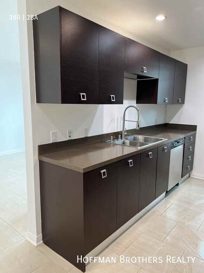 1418 North Poinsettia Place #5 - Photo 4 of 14