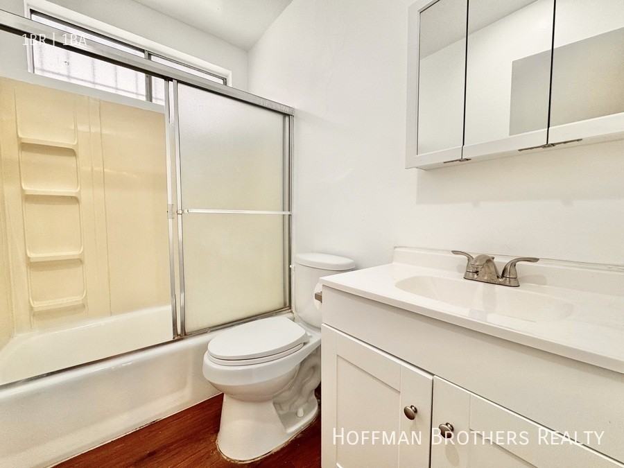 1656 Arlington Avenue #2 - Photo 5 of 6