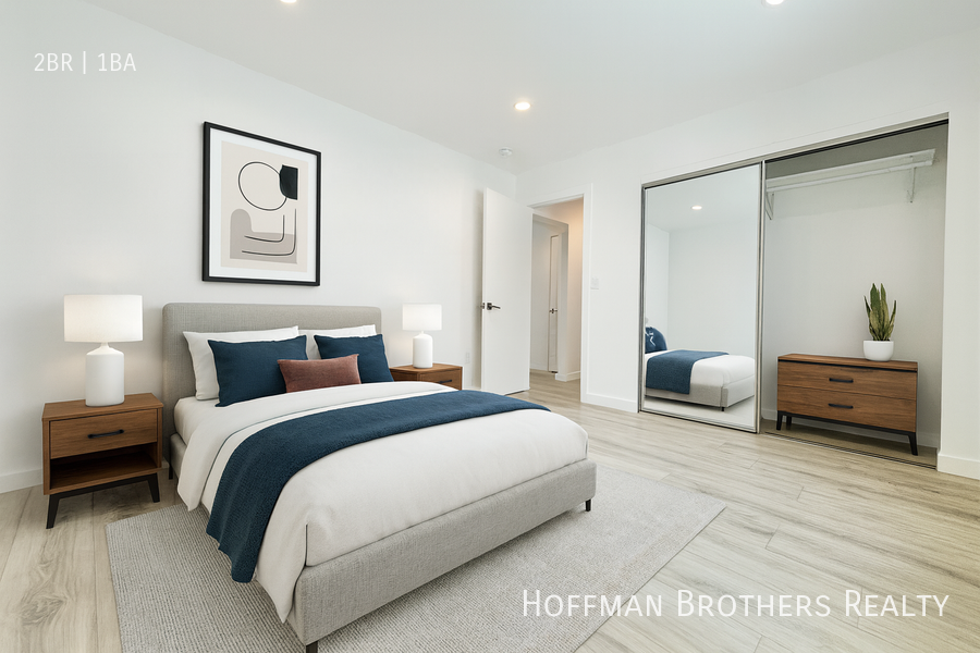 566 N Kenmore Ave #3 - Photo 3 of 6