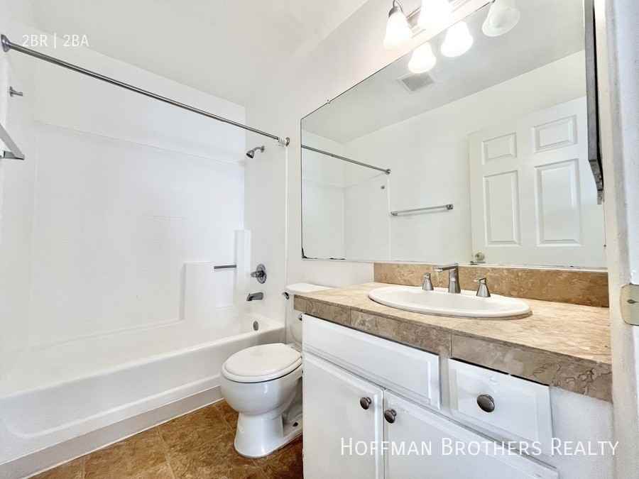 7045 Woodley Avenue #212 - Photo 5 of 7