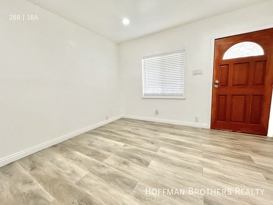 2702 West Avenue 31 - Photo 4 of 7