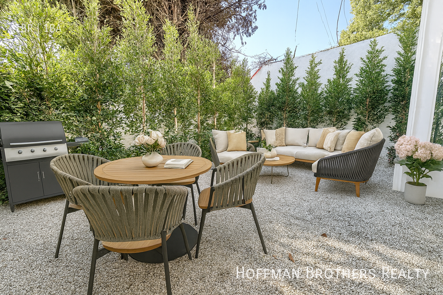 1249 1/4 N Beachwood Dr - Photo 4 of 10