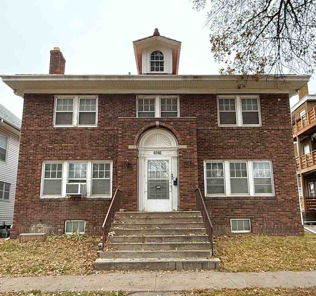 1424 F Street - Photo 2 of 31