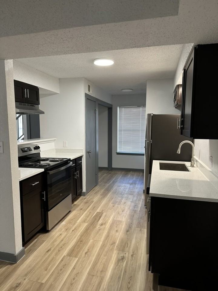 2211 E 67th St #1407 - Photo 5 of 5