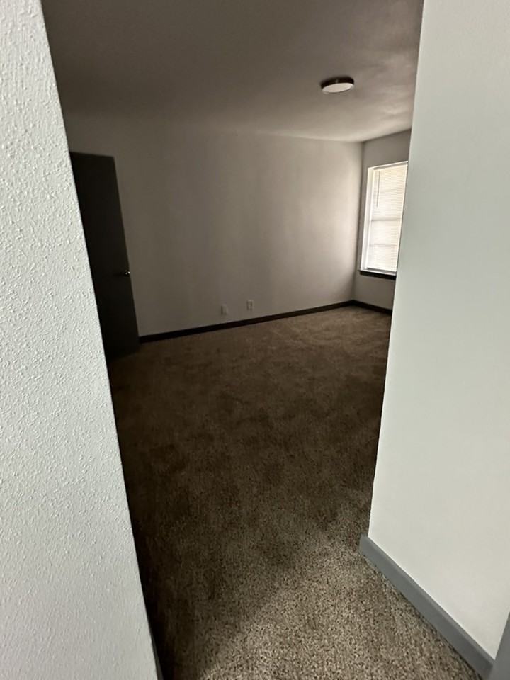 6617 S Zunis Ave - Photo 2 of 11