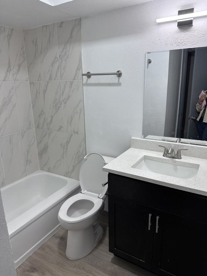 6617 S Zunis Ave - Photo 4 of 11