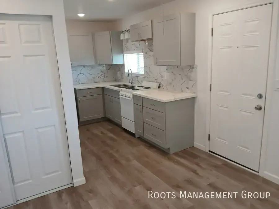 10540 E Apache Trl #425 - Photo 3 of 38