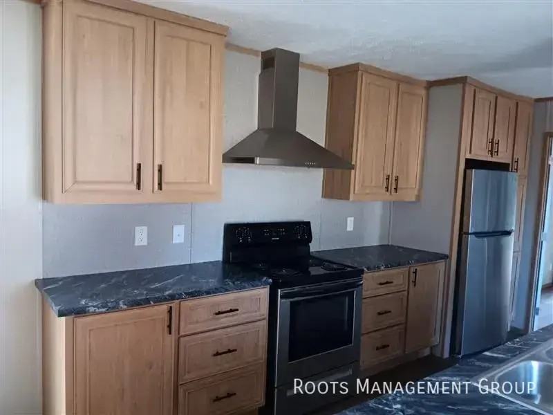 18 Locust St #18 - Photo 4 of 12