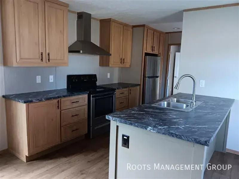 18 Locust St #18 - Photo 5 of 12