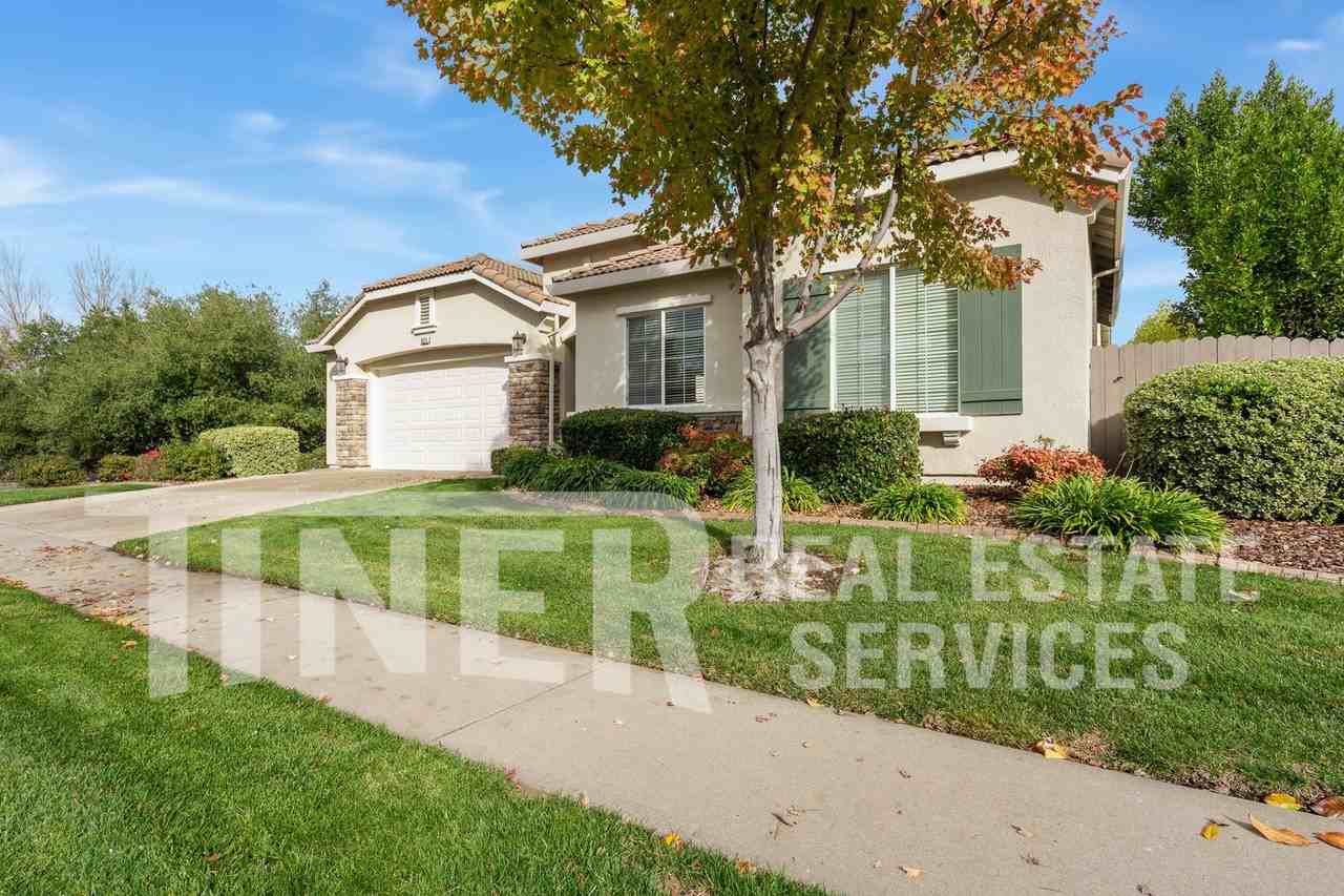 6025 Creek Berry Way - Photo 2 of 33