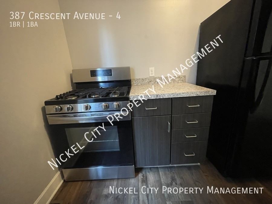 387 Crescent Avenue #4 - Photo 3 of 11