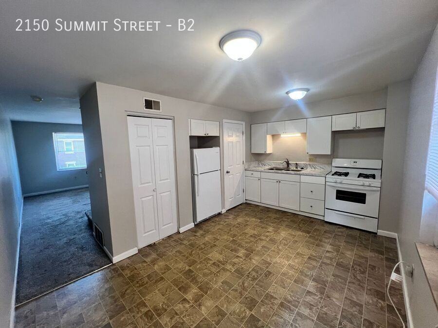 2150 Summit St #B2 - Photo 4 of 16