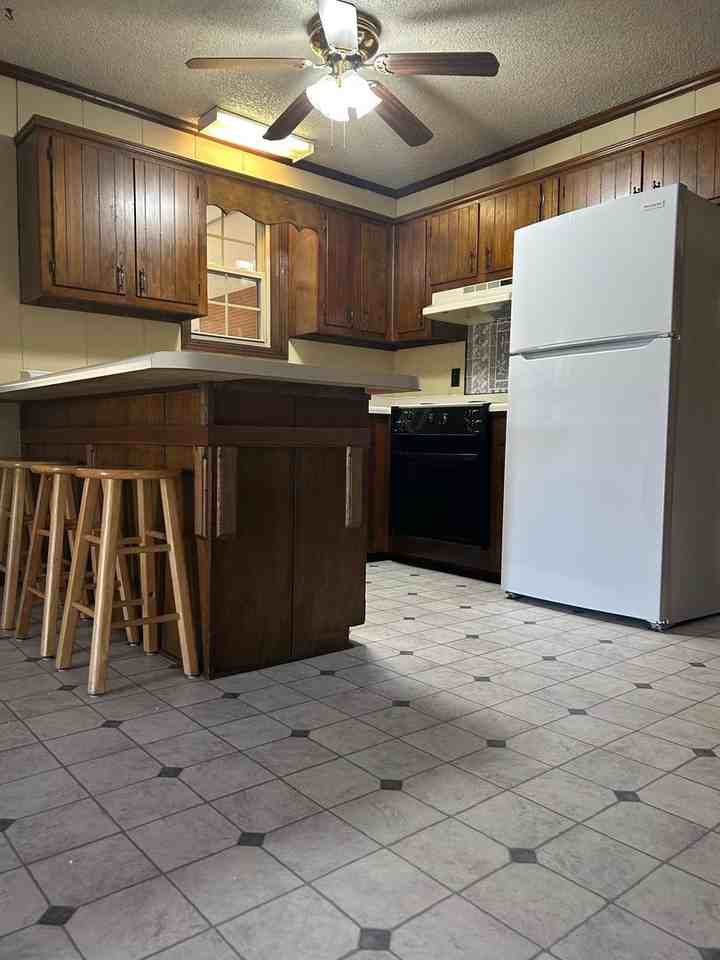 618 Cross Street - Photo 5 of 28