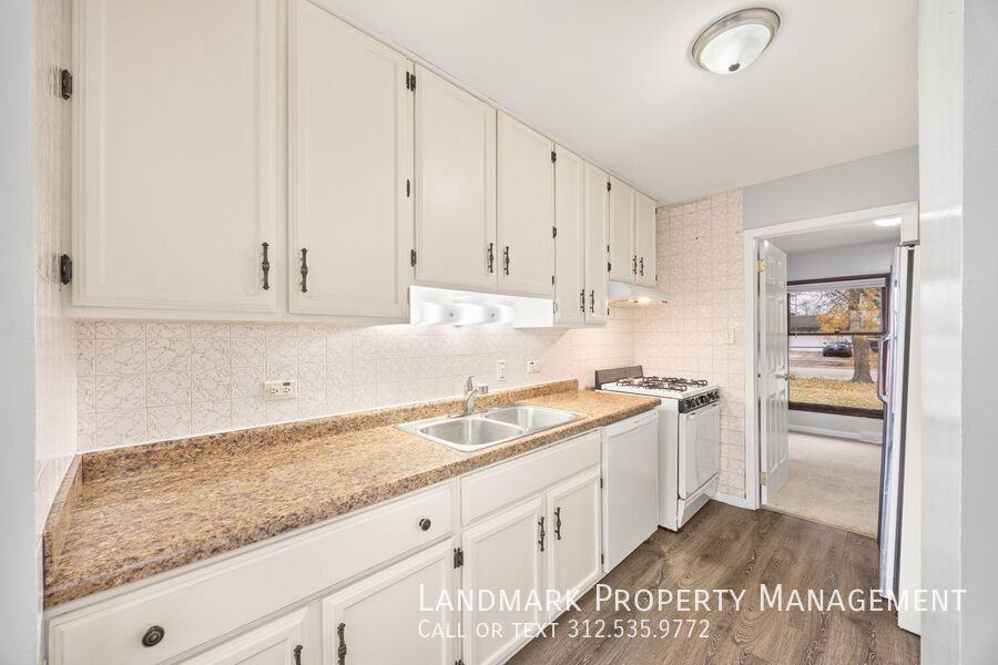 654 Cambridge Ave - Photo 3 of 25