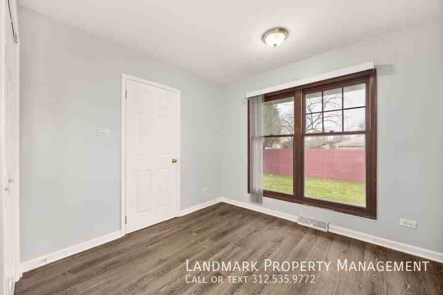 654 Cambridge Ave - Photo 6 of 25