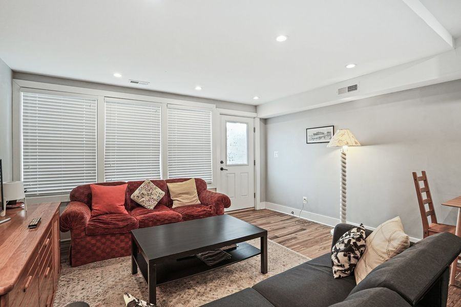 419 Newton Pl Nw #B - Photo 3 of 22