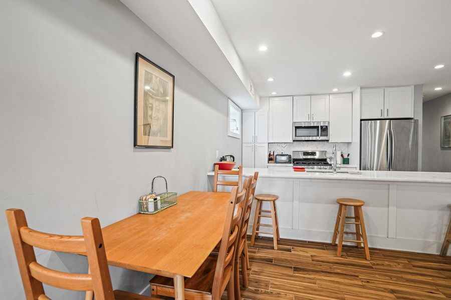 419 Newton Pl Nw #B - Photo 4 of 22