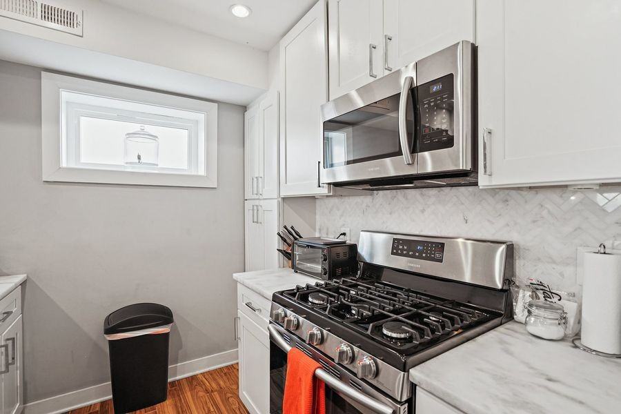 419 Newton Pl Nw #B - Photo 7 of 22