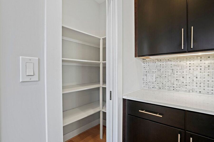 3579 13th St Nw #4 - Photo 5 of 26