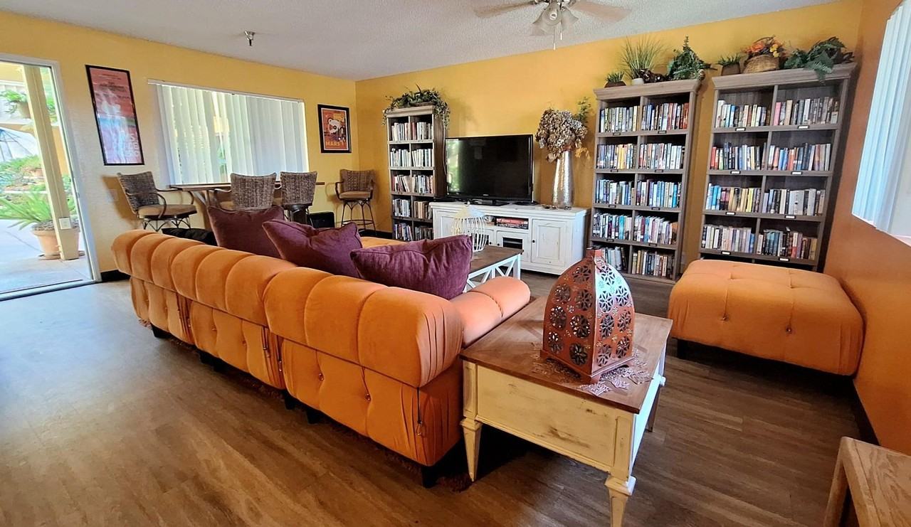 Jefferson House 1 - Photo 4 of 16