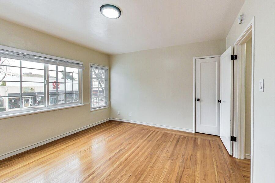 1441 University Ave #04 - Photo 2 of 18