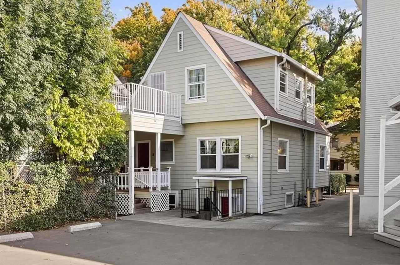 414 W 4th St - Photo 3 of 4