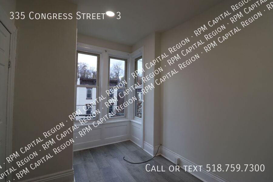 335 Congress St #3 - Photo 6 of 10