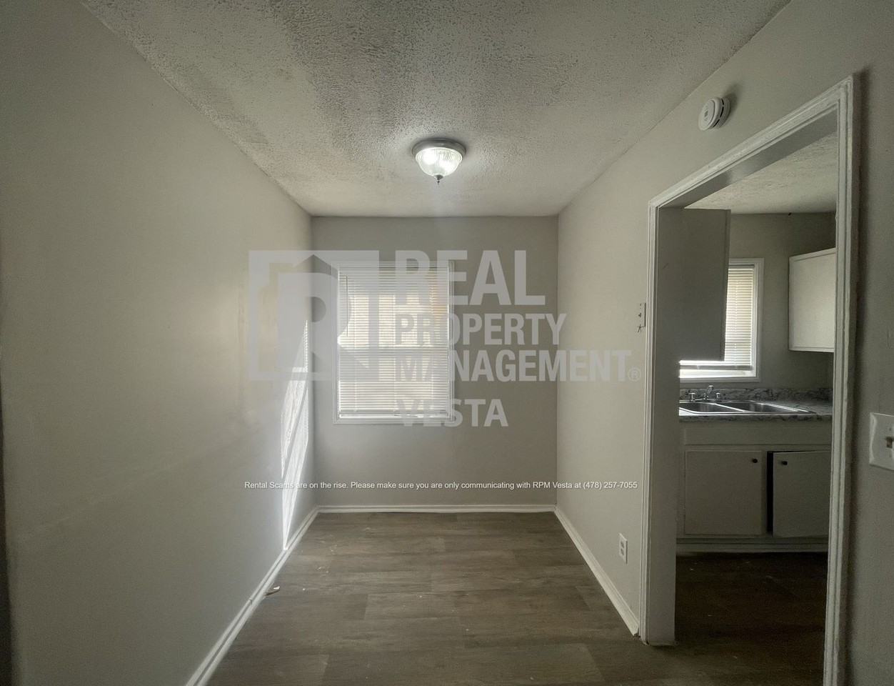 1586 Hurley Cir - Photo 5 of 10