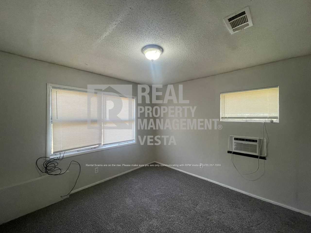 1586 Hurley Cir - Photo 6 of 10