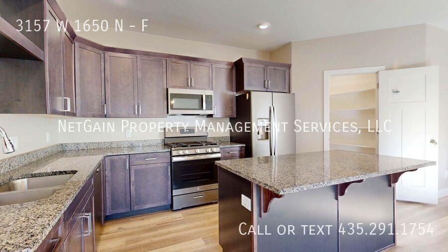 3157 W 1650 N #F - Photo 7 of 28