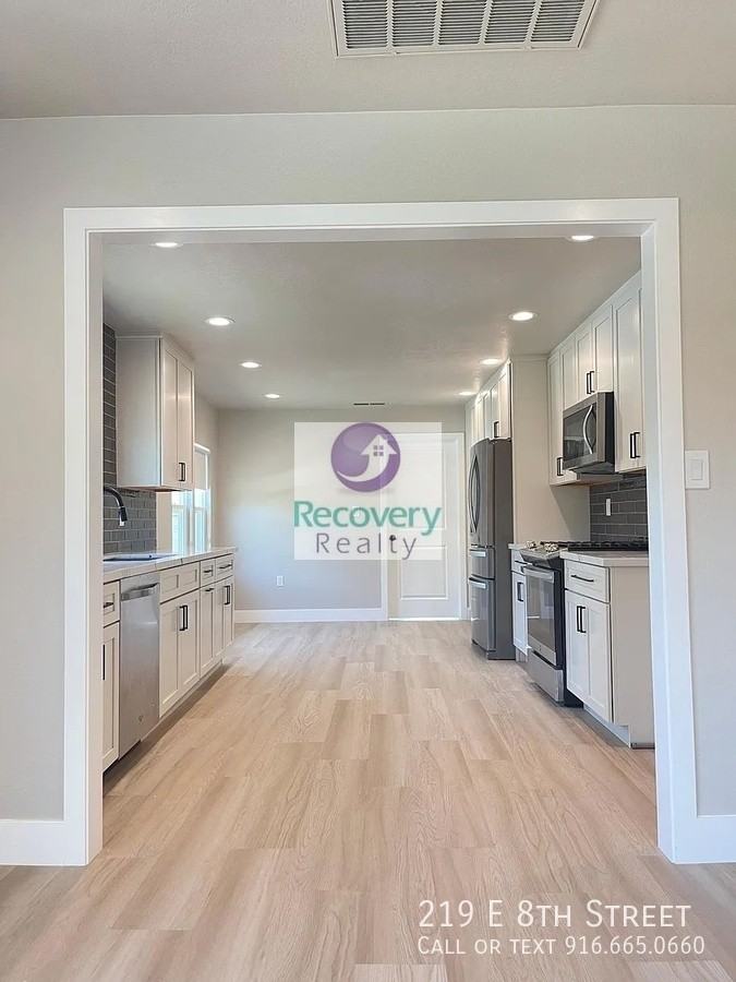 219 East 8th Street - Photo 2 of 29