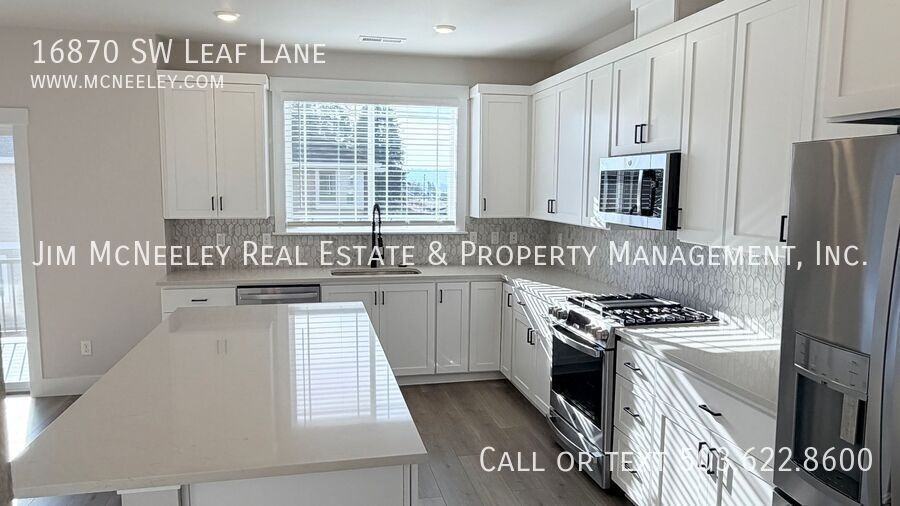 16870 Southwest Leaf Lane - Photo 3 of 45