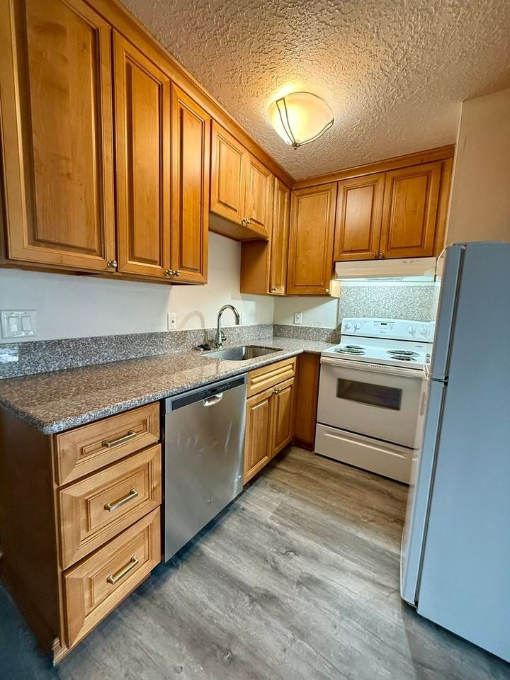 #376 GARDEN HOME APARTMENTS - Photo 3 of 28