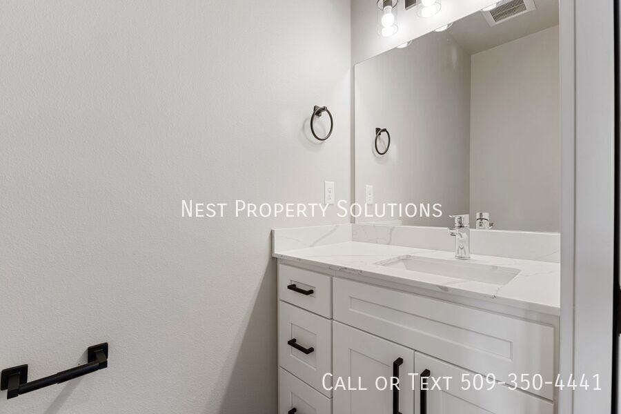 370 Ivy St NE #B9 - Photo 4 of 29