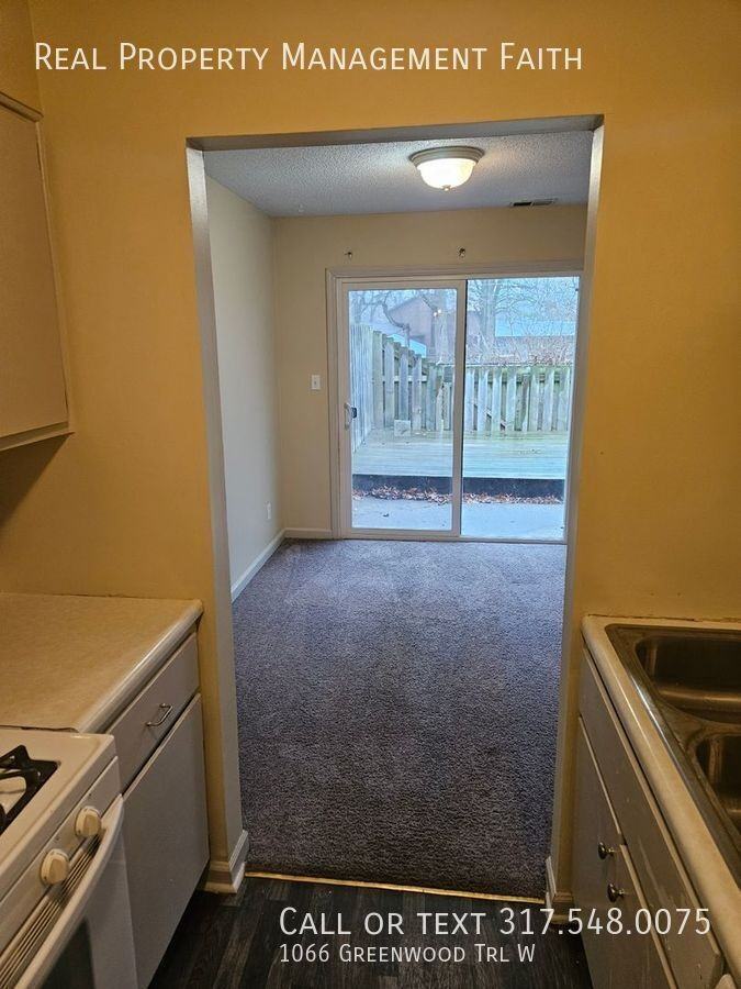 1066 Greenwood Trl W - Photo 5 of 26