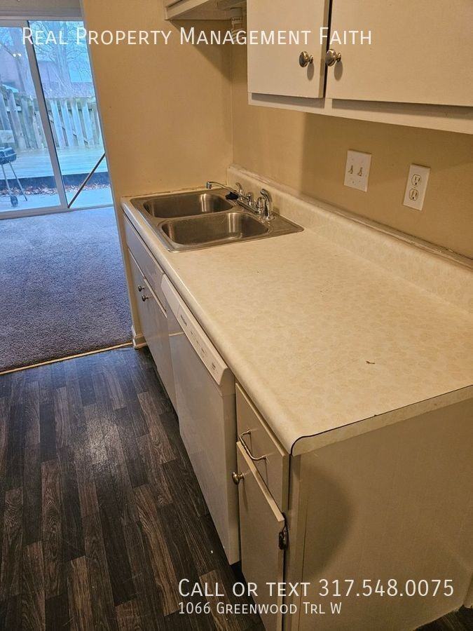 1066 Greenwood Trl W - Photo 6 of 26