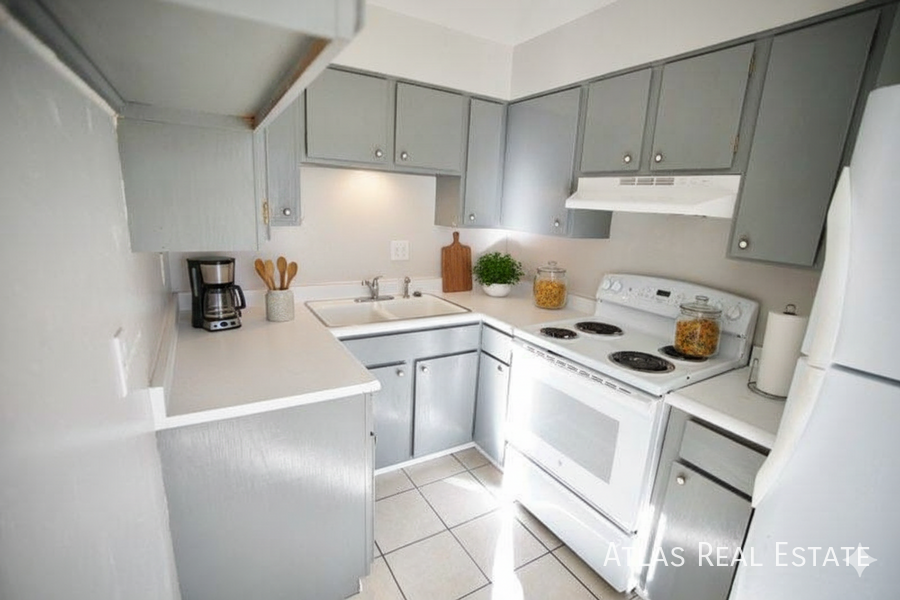 4414 North Chestnut Street #4 - Photo 2 of 16