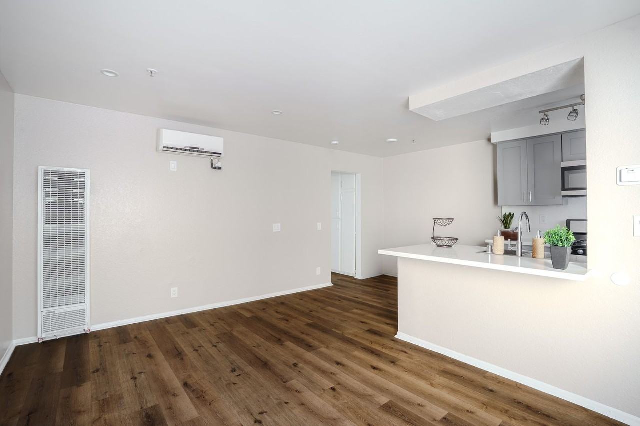 12914 Doty Ave - Photo 5 of 12