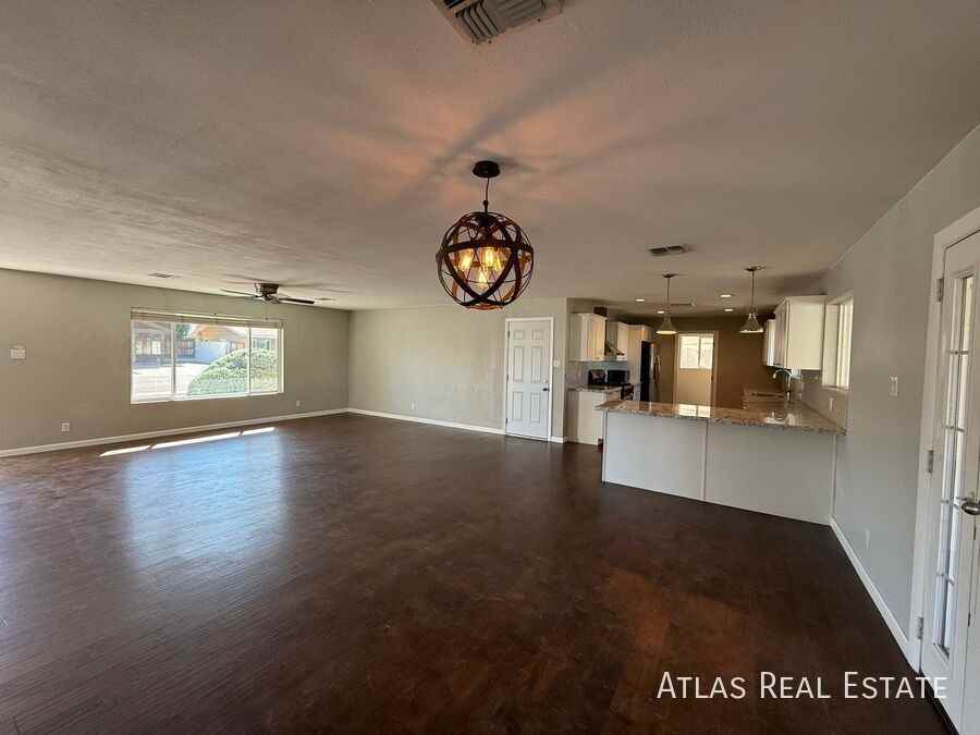 6820 E Pinchot Ave - Photo 6 of 22