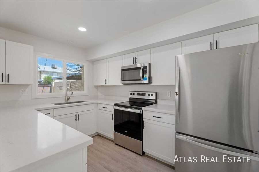 3807 S Mill Ave - Photo 2 of 32