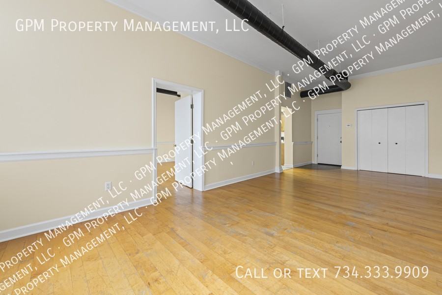 412 Grand River Avenue #2 - Photo 4 of 17