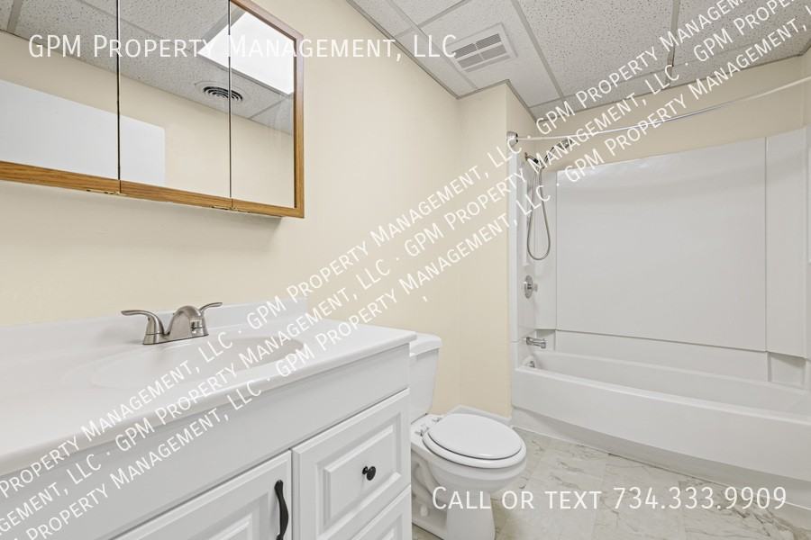 412 Grand River Avenue #2 - Photo 6 of 17