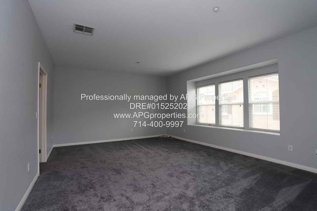 1126 N Euclid St #20 - Photo 7 of 31